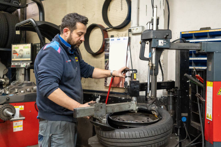 Gommista  Revisioni Settimo Torinese